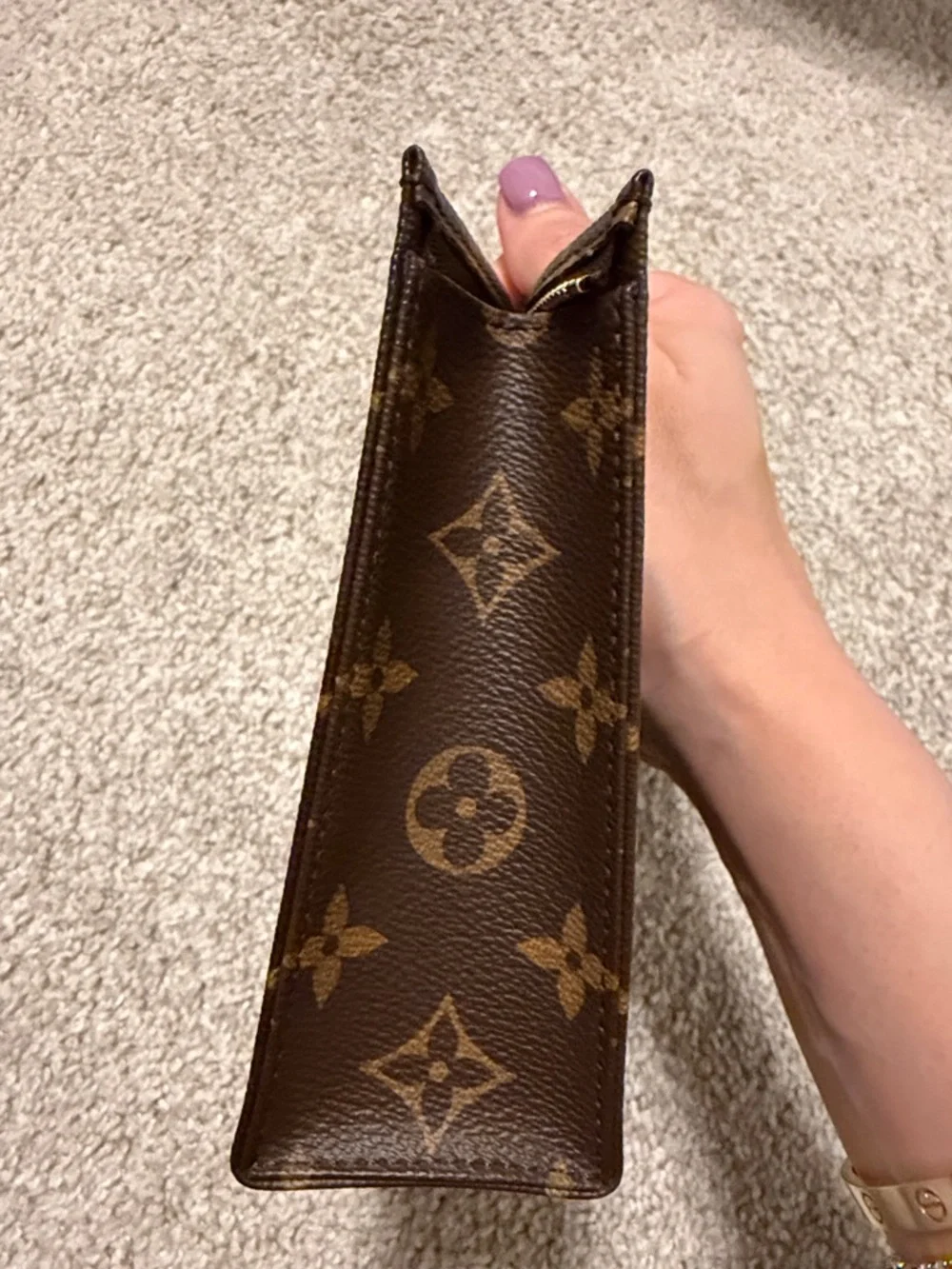 Louis Vuitton Monogram toiletry pouch 19 - Picture 9 of 10